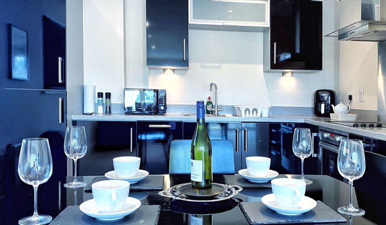 סוואנסי Artistic And Luxurious Apt With Sea View. Beach Side מראה חיצוני תמונה
